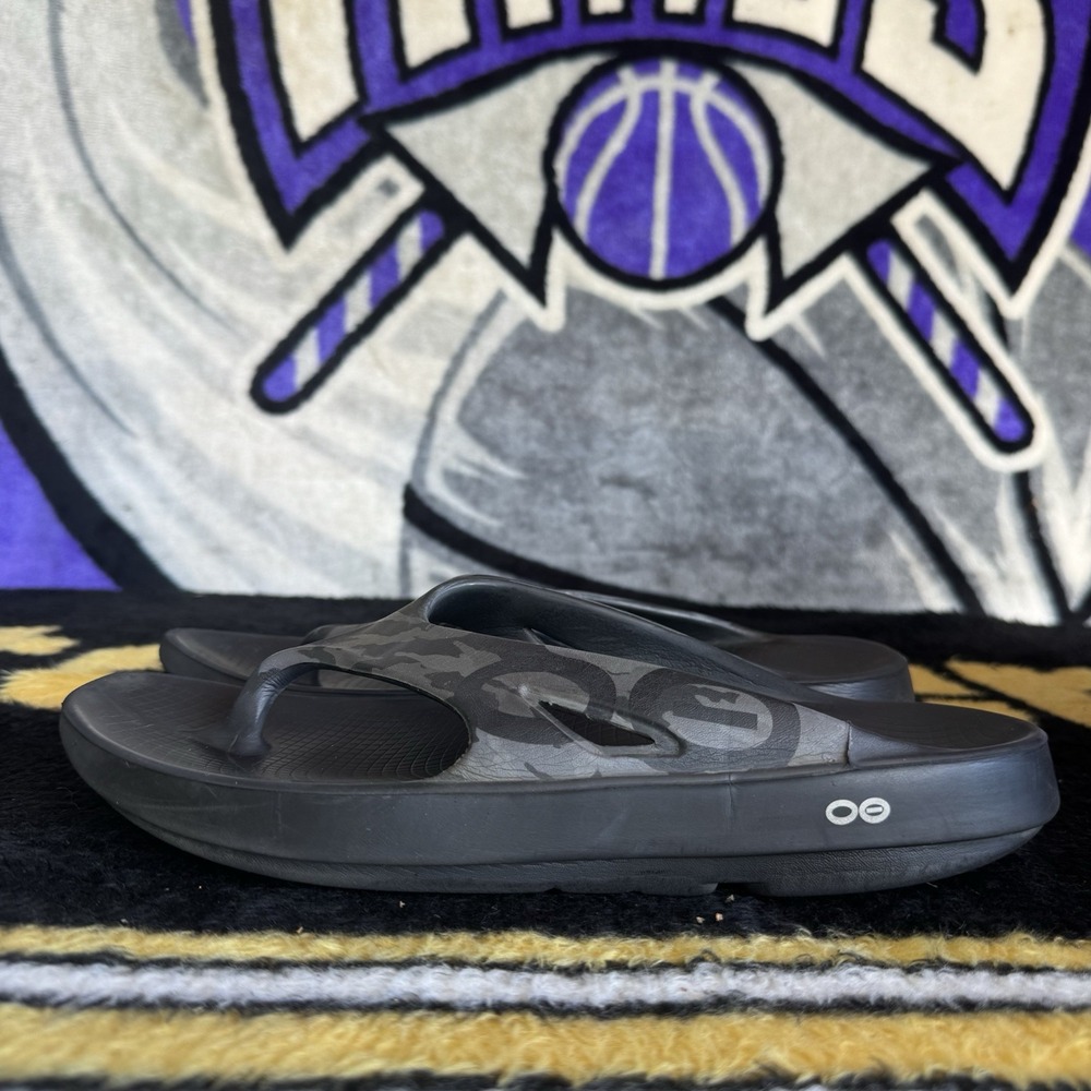 Size 13 - Oofos Black/ Camo Classic Recovery Flip Flop Men's